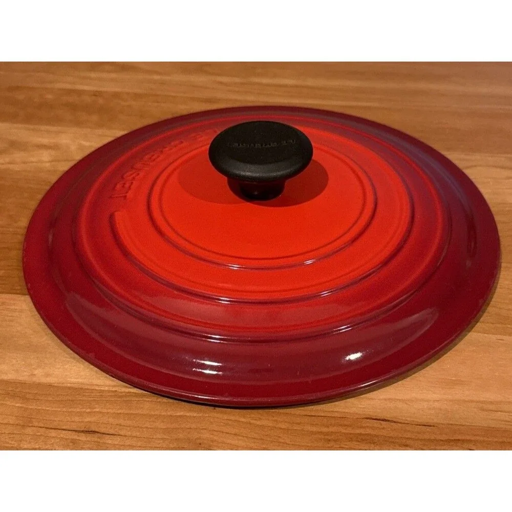 Le Creuset Dutch Oven ORANGE/RED #26 5.5 Qt  11.5